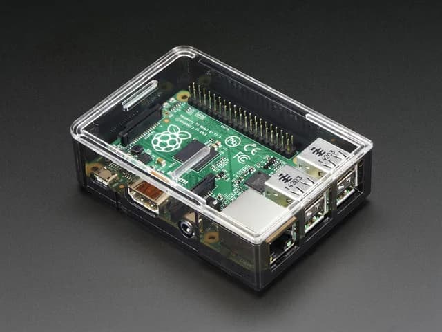 Чехол Adafruit Raspberry Pi B+ / Pi 2 / Pi 3 — дымчатая основа