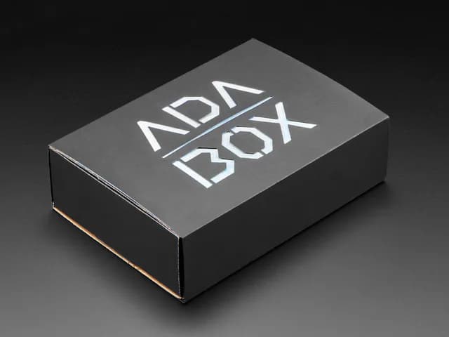 AdaBox014 — Игровая площадка Bluefruit — Веселого ADABOXmas!