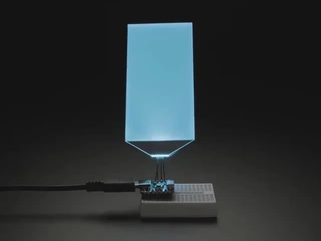 Дисплей с полноцветной RGB-подсветкой — 84 x 45 мм
