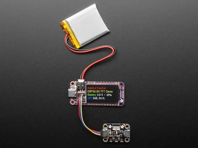 Adafruit ESP32-S3 TFT Feather — флэш-память 4 МБ, PSRAM 2 МБ, STEMMA QT