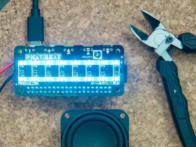 Pimoroni pHAT BEAT: стереозвук, 16 светодиодов RGB, 6 кнопок