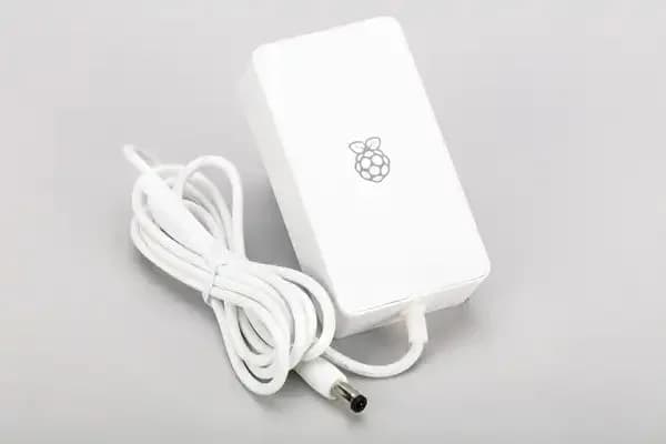 Блок питания Raspberry Pi® Build HAT — 8 В постоянного тока, 6 А