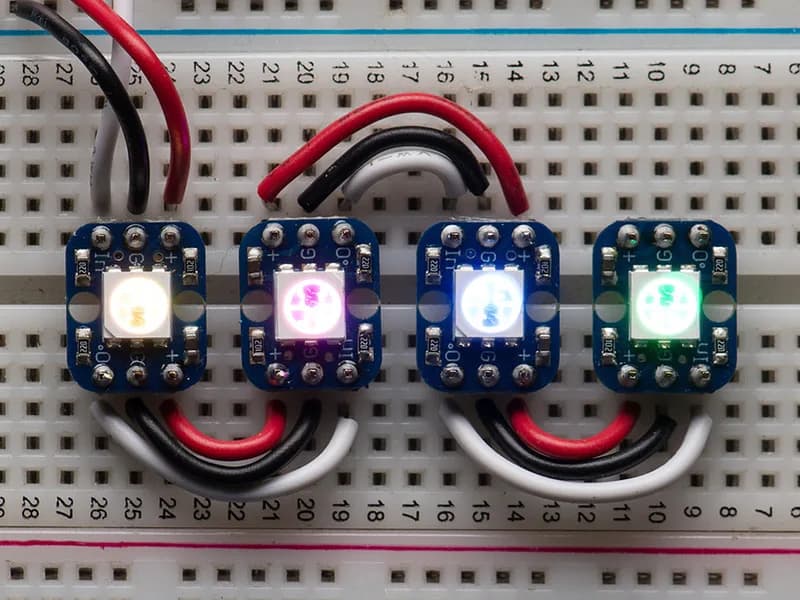 Удобство для макетирования RGB Smart NeoPixel — упаковка из 4 шт.